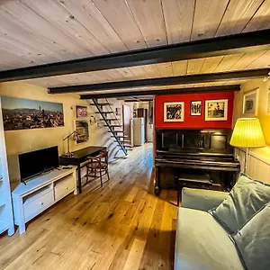 The Pianist S House In The Heart Of Appartamento
